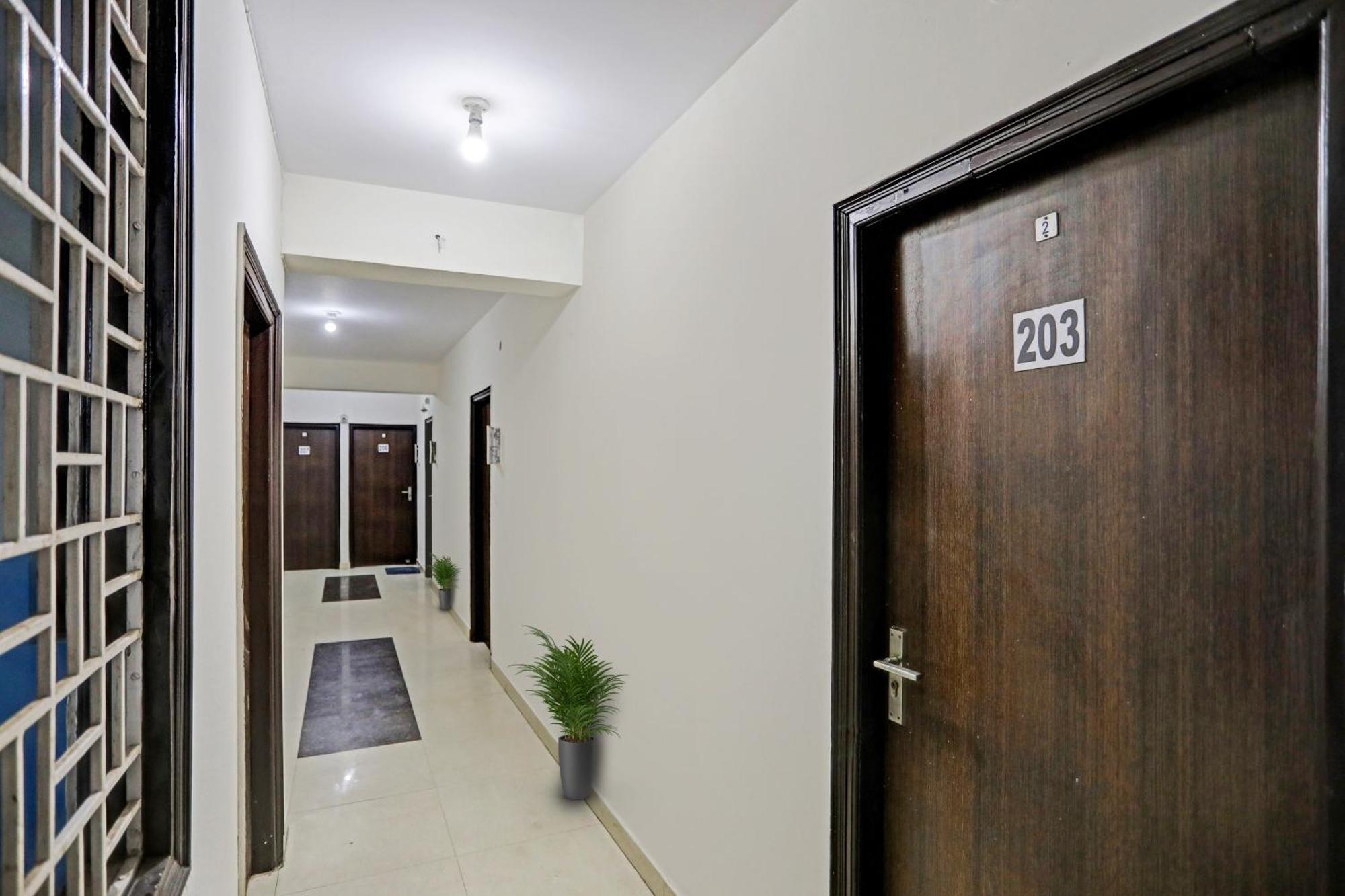 Hotel O Kalkaji Delhi 뉴델리 외부 사진