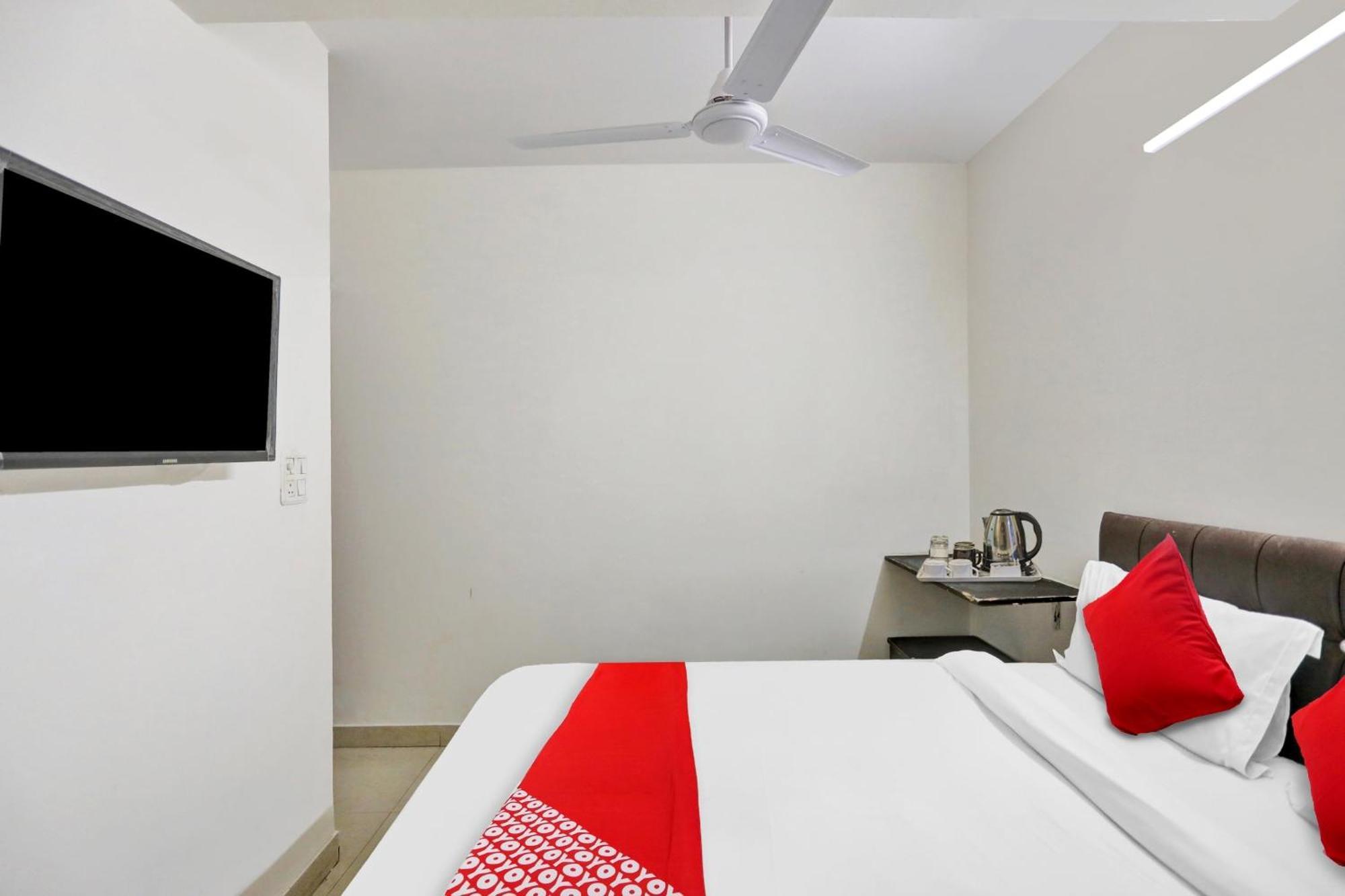 Hotel O Kalkaji Delhi 뉴델리 외부 사진